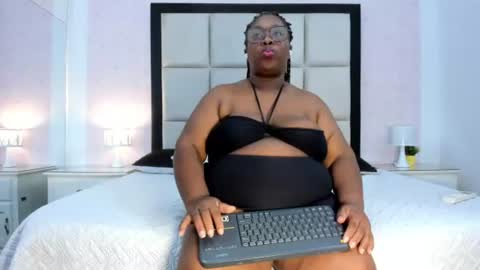 Snapshot of treisyvixen chatting on 7, 7, 2026 Treisy Vixen big ass online show from 7, 7, 2026