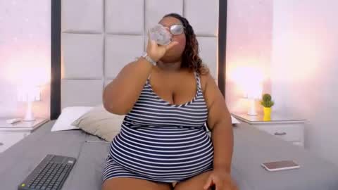 Snapshot of treisyvixen chatting on 14, 7, 2026 Treisy Vixen big ass online show from 14, 7, 2026