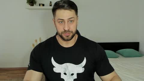 Snapshot of trentwest_ chatting on 1, 2, 2025 Trent online show from 1, 2, 2025