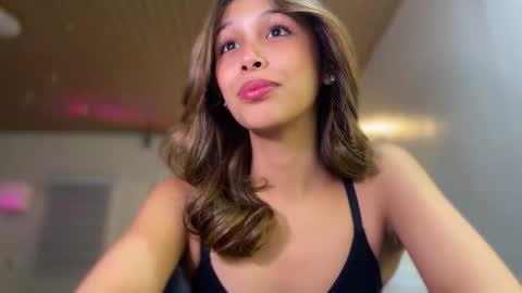 Snapshot of triana_ortega chatting on 4, 12, 2025 Triana online show from 4, 12, 2025