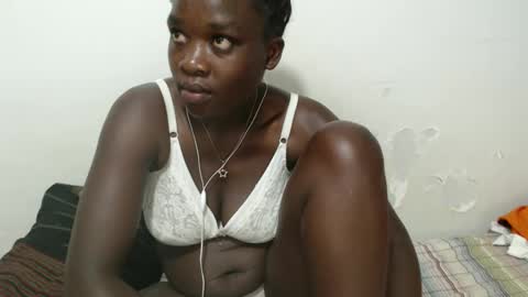 Snapshot of triceeyy chatting on 9, 11, 2025 Tracy online show from 9, 11, 2025