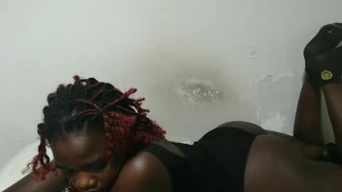 Snapshot of triceeyy chatting on 23, 11, 2025 Tracy online show from 23, 11, 2025