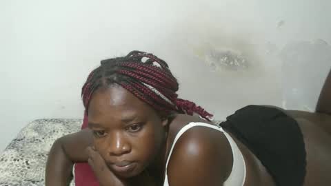 Snapshot of triceeyy chatting on 15, 12, 2025 Tracy online show from 15, 12, 2025