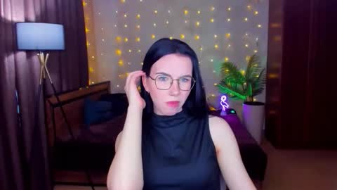 TriciaDaisy online show from 21, 4, 2026