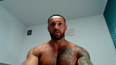 Snapshot of tridentmuscles chatting on 26, 11, 2025 tridentmuscles online show from 26, 11, 2025