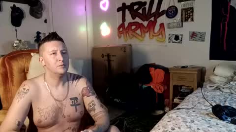 Snapshot of trillnonymau5 chatting on 18, 12, 2024 trillnonymau5 online show from 18, 12, 2024