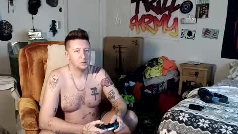 Snapshot of trillnonymau5 chatting on 23, 12, 2024 trillnonymau5 online show from 23, 12, 2024