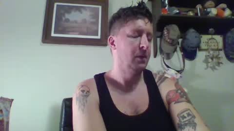 Snapshot of trillnonymau5 chatting on 5, 1, 2025 trillnonymau5 online show from 5, 1, 2025