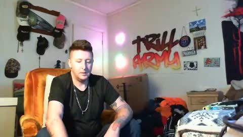 Snapshot of trillnonymau5 chatting on 8, 1, 2025 trillnonymau5 online show from 8, 1, 2025