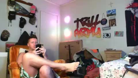 Snapshot of trillnonymau5 chatting on 11, 1, 2025 trillnonymau5 online show from 11, 1, 2025