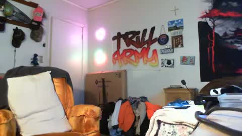 Snapshot of trillnonymau5 chatting on 13, 1, 2025 trillnonymau5 online show from 13, 1, 2025