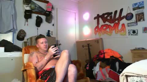 Snapshot of trillnonymau5 chatting on 21, 1, 2025 trillnonymau5 online show from 21, 1, 2025