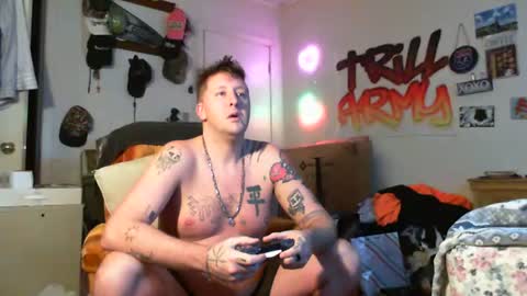 Snapshot of trillnonymau5 chatting on 22, 1, 2025 trillnonymau5 online show from 22, 1, 2025