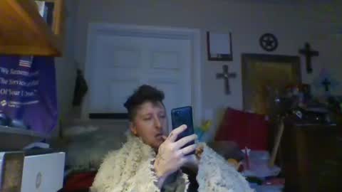 Snapshot of trillnonymau5 chatting on 27, 1, 2025 trillnonymau5 online show from 27, 1, 2025