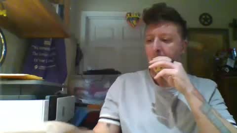 Snapshot of trillnonymau5 chatting on 23, 2, 2025 trillnonymau5 online show from 23, 2, 2025