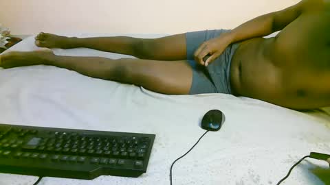 Snapshot of trisbaby3 chatting on 28, 11, 2025 Tris6 online show from 28, 11, 2025