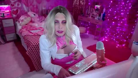 trista_doll online show from 22, 2, 2025