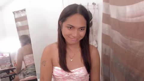 Snapshot of trixie_fuck69 chatting on 1, 5, 2026 Trixie Love online show from 1, 5, 2026