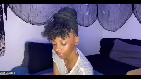 trixie_luv online show from 18, 9, 2025