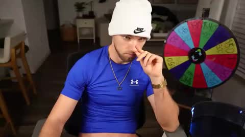 Snapshot of troy_greenxo chatting on 24, 2, 2026 Troy Green online show from 24, 2, 2026