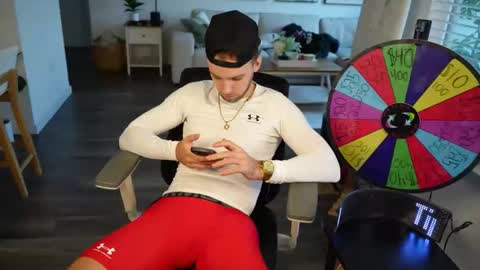 Snapshot of troy_greenxo chatting on 26, 2, 2026 Troy Green online show from 26, 2, 2026