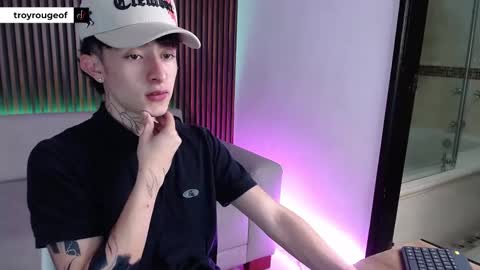 Troy online show from 25, 9, 2025