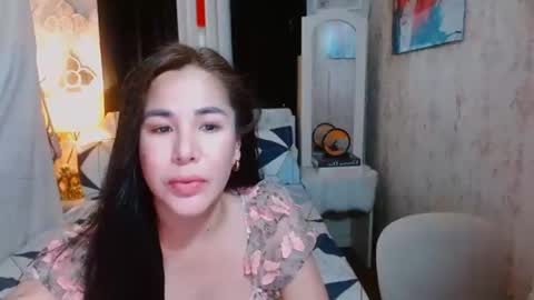 Snapshot of true_belle chatting on 5, 1, 2025 GODDESS BELLE online show from 5, 1, 2025