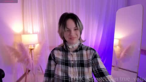 Snapshot of true_voice chatting on 19, 4, 2026 Emma online show from 19, 4, 2026
