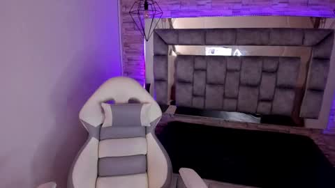   online show from 29, 1, 2025