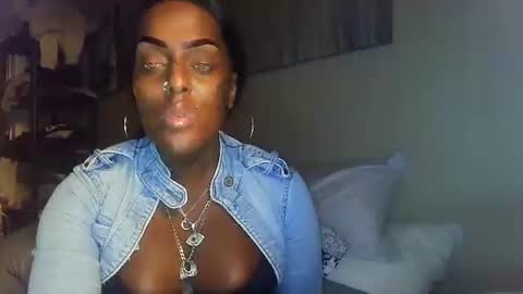 Snapshot of tsamberwhite007 chatting on 15, 11, 2025 Amber White online show from 15, 11, 2025