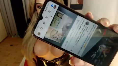 Snapshot of tshugescock chatting on 24, 1, 2025 SEDUCTIVEmistresCUMS online show from 24, 1, 2025