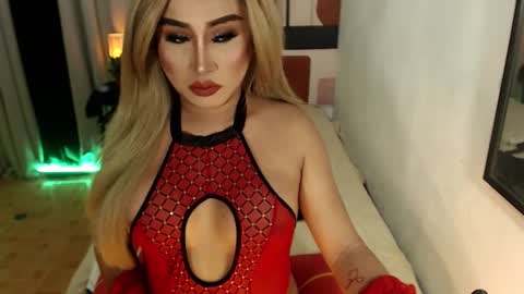 Snapshot of tshugescock chatting on 29, 1, 2025 SEDUCTIVEmistresCUMS online show from 29, 1, 2025