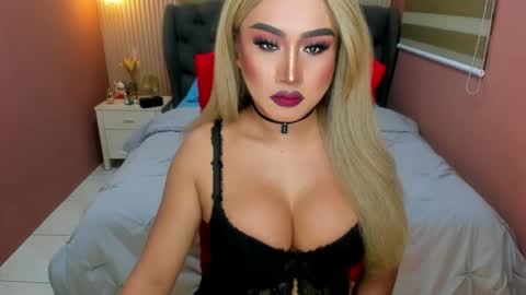Snapshot of tshugescock chatting on 8, 2, 2025 SEDUCTIVEmistresCUMS online show from 8, 2, 2025