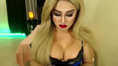 Snapshot of tshugescock chatting on 21, 2, 2025 SEDUCTIVEmistresCUMS online show from 21, 2, 2025