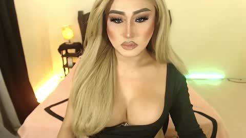Snapshot of tshugescock chatting on 23, 2, 2025 SEDUCTIVEmistresCUMS online show from 23, 2, 2025
