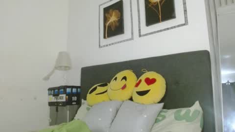 Snapshot of tsnathaliasilvana chatting on 22, 1, 2025 Bella Ratbu online show from 22, 1, 2025