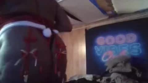 Snapshot of tsnitra chatting on 2, 12, 2025 TsNitra online show from 2, 12, 2025