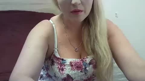 Snapshot of ttrnynela chatting on 1, 7, 2026 Ttrnynela online show from 1, 7, 2026