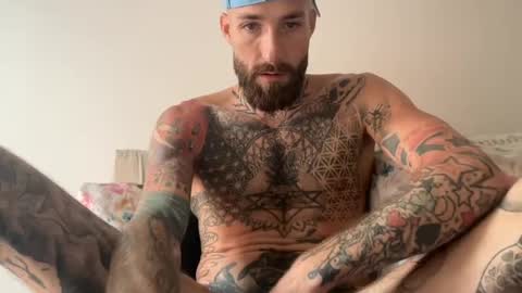 Snapshot of tuhands chatting on 4, 8, 2026 Tuhands online show from 4, 8, 2026
