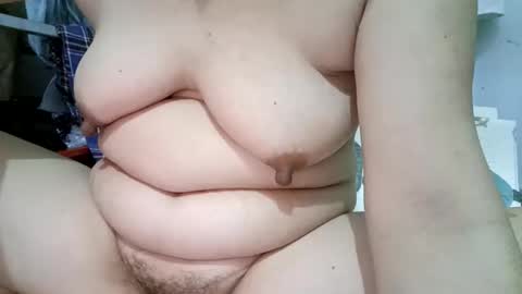Snapshot of tuylip_sex chatting on 23, 5, 2026 tuylip_sex online show from 23, 5, 2026
