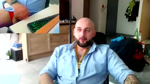 Snapshot of twardyidlugi chatting on 15, 1, 2025 twardyidlugi online show from 15, 1, 2025