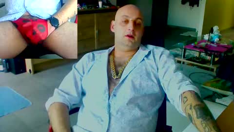 Snapshot of twardyidlugi chatting on 5, 3, 2025 twardyidlugi online show from 5, 3, 2025