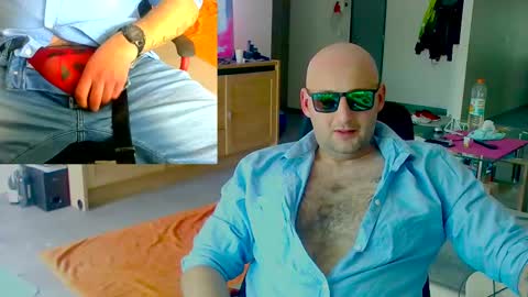 Snapshot of twardyidlugi chatting on 9, 3, 2025 twardyidlugi online show from 9, 3, 2025