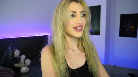 Snapshot of tweety_twist chatting on 17, 12, 2024 MayCarrey online show from 17, 12, 2024