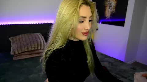 Snapshot of tweety_twist chatting on 24, 2, 2025 MayCarrey online show from 24, 2, 2025