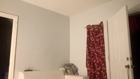 Snapshot of twest84 chatting on 12, 11, 2025 twest84 online show from 12, 11, 2025