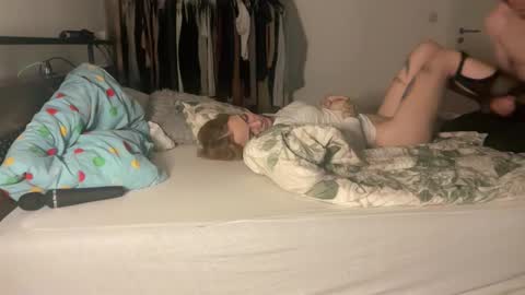 Snapshot of twinflamedesire chatting on 22, 11, 2025 TwinFlameDesire online show from 22, 11, 2025