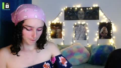 TwinFlamesXX online show from 27, 1, 2025