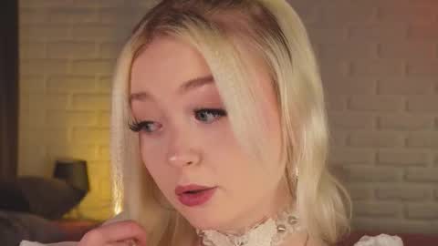 twinklefluff online show from 17, 10, 2025