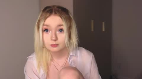 Snapshot of twinklefluff chatting on 19, 1, 2026 twinklefluff online show from 19, 1, 2026